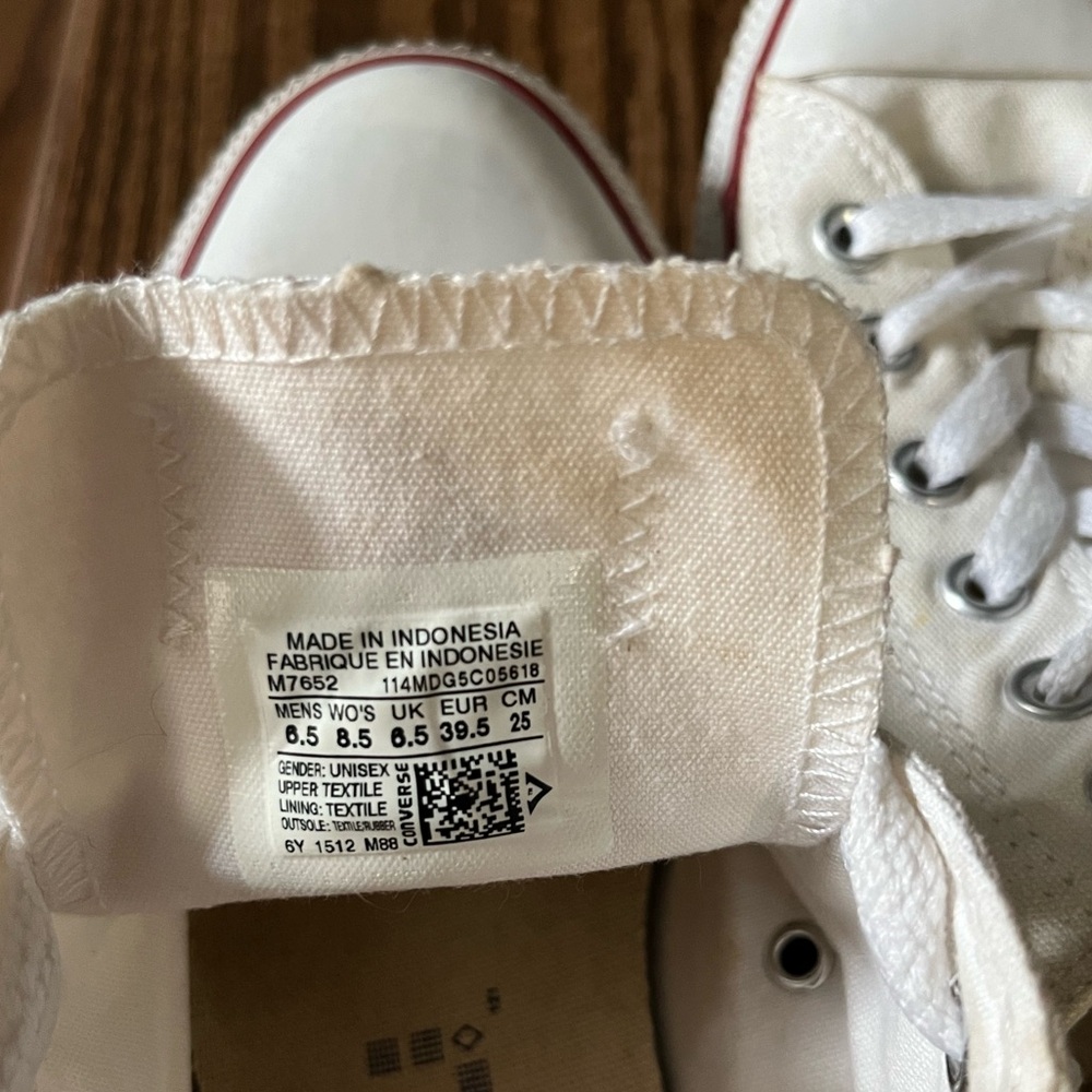 Converse - Picture 3 of 5